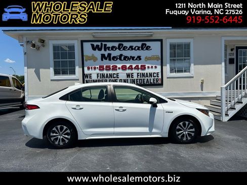 Used 2020 Toyota Corolla LE FWD image 1
