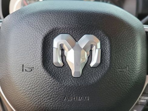 Used 2024 RAM 2500 Big Horn AWD/4WD image 28