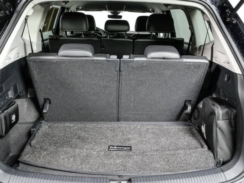 Certified 2023 Volkswagen Tiguan SE FWD image 35