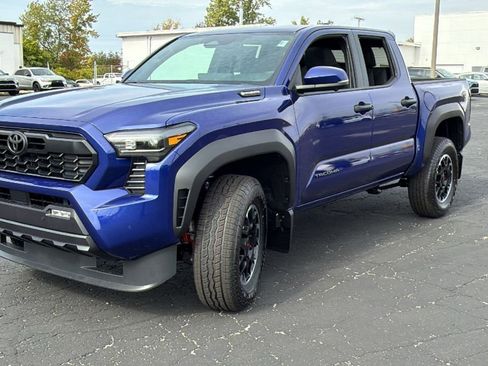New 2025 Toyota Tacoma TRD Off-Road image 3