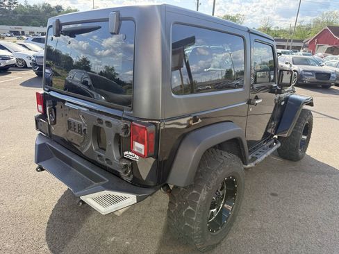 Used 2017 Jeep Wrangler Sport AWD/4WD image 7