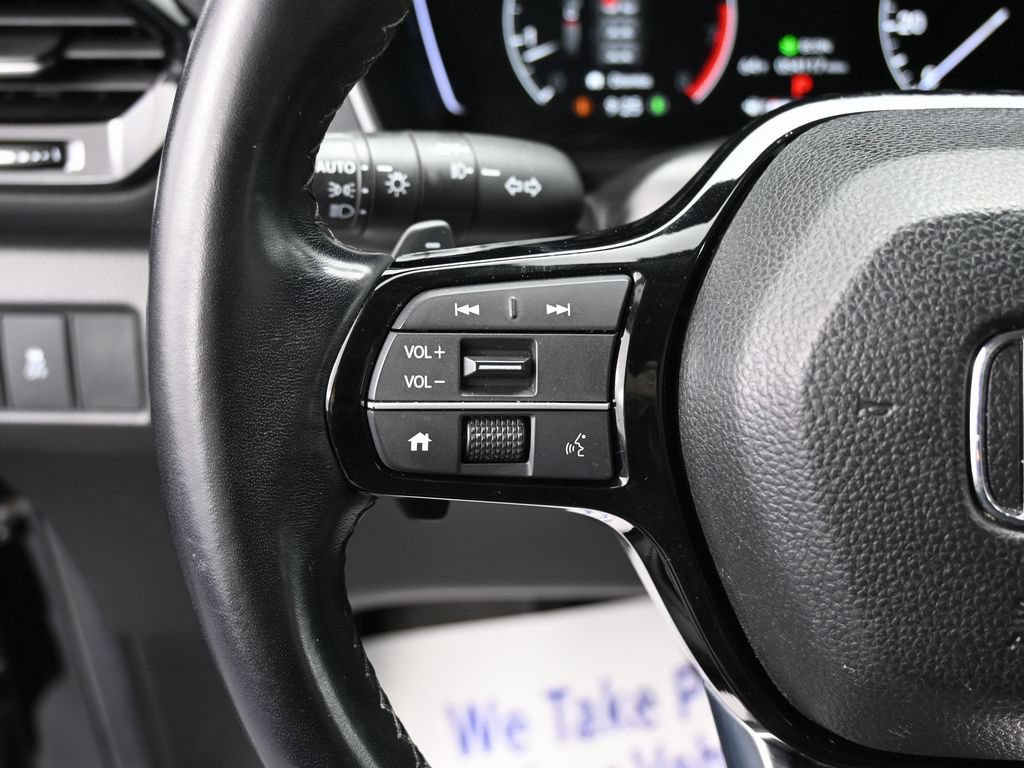 Used 2025 Honda Pilot EX-L image 13