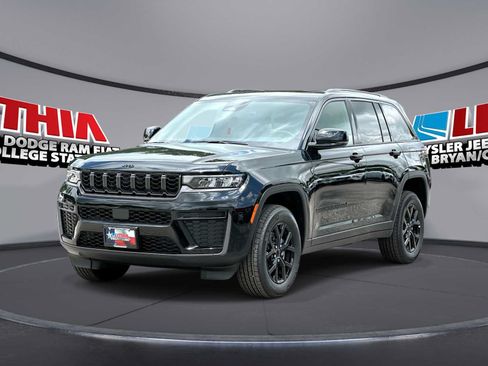 New 2026 Jeep Grand Cherokee Altitude RWD image 1
