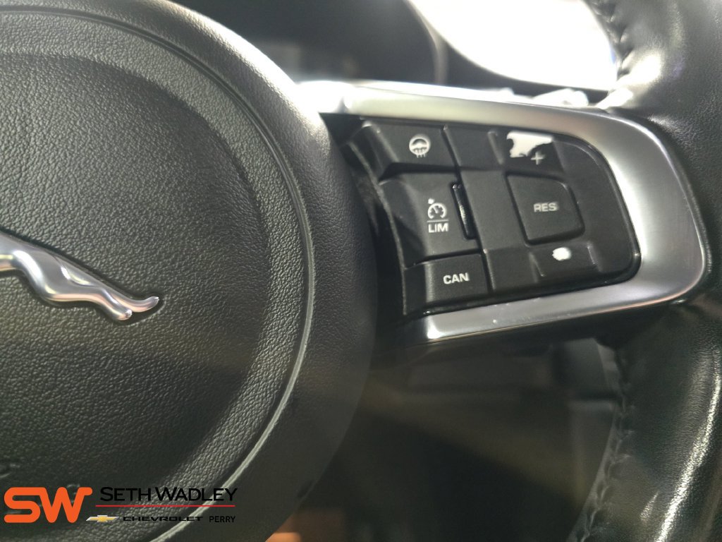 Used 2020 Jaguar E-PACE SE AWD/4WD image 19