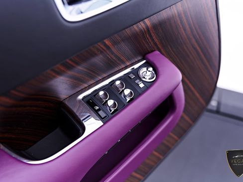 Used 2017 Rolls-Royce Wraith RWD image 41