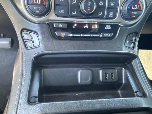 Used 2018 GMC Yukon Denali RWD image 28