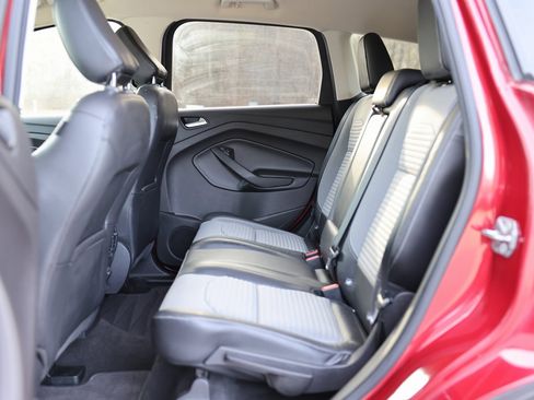 Used 2019 Ford Escape SE image 14