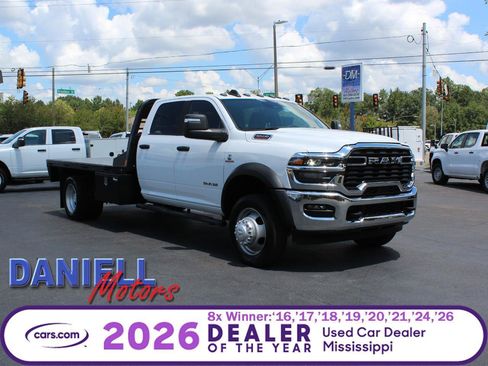 Used 2025 RAM 5500 4x4 Crew Cab image 1
