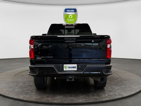 Used 2024 Chevrolet Silverado 3500 High Country w/ High Country Premium Package AWD/4WD image 4