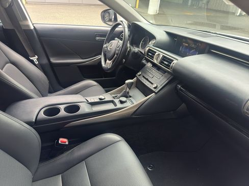 Used 2016 Lexus IS 200t RWD image 16