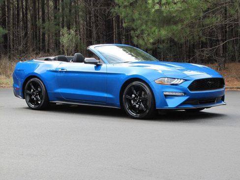 Used 2020 Ford Mustang Convertible w/ Equipment Group 101A image 3