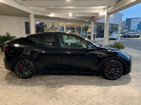 Used 2022 Tesla Model Y Performance image 2
