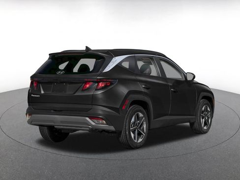 Used 2026 Hyundai Tucson SEL FWD image 2