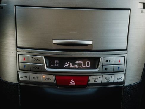 Used 2011 Subaru Outback 2.5i Limited image 22