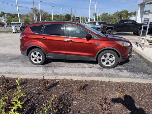 Used 2015 Ford Escape SE w/ Equipment Group 201A image 6