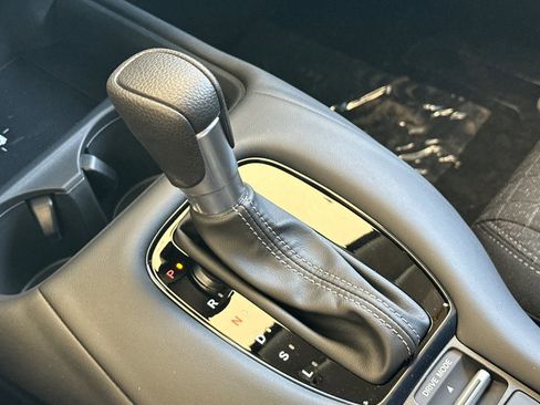 New 2026 Honda HR-V LX image 17