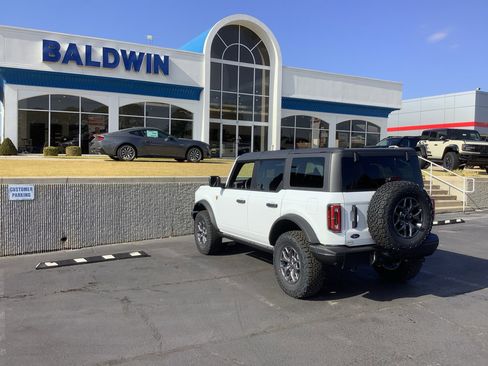 New 2025 Ford Bronco Badlands image 5