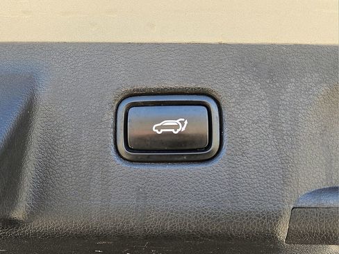 Used 2021 Hyundai Palisade Calligraphy image 12