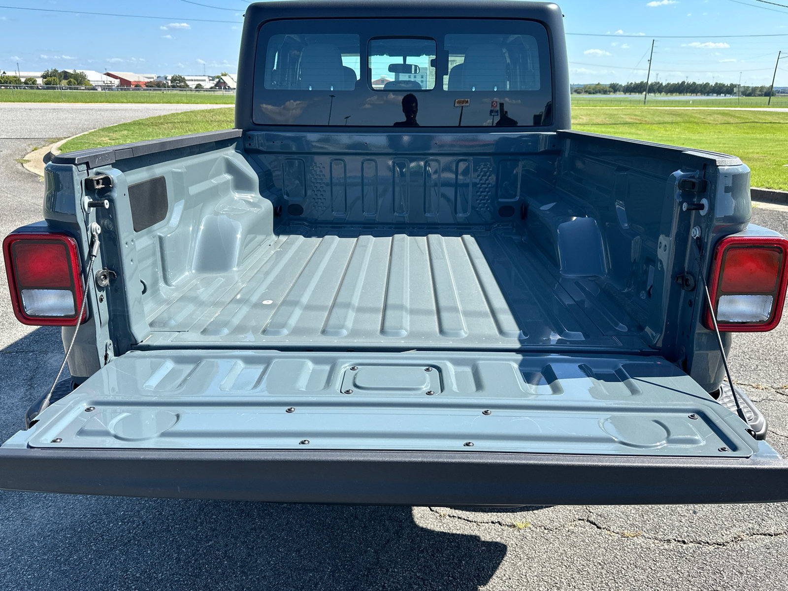 New 2026 Jeep Gladiator Sport AWD/4WD image 19