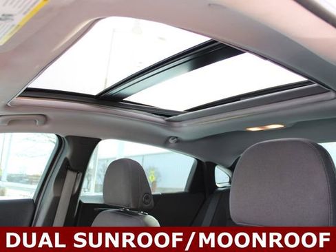 Used 2022 Chevrolet Malibu LT image 6