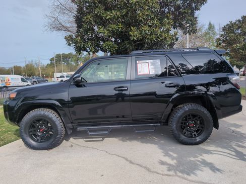 Certified 2024 Toyota 4Runner TRD Off-Road Premium w/ Moonroof Package image 7