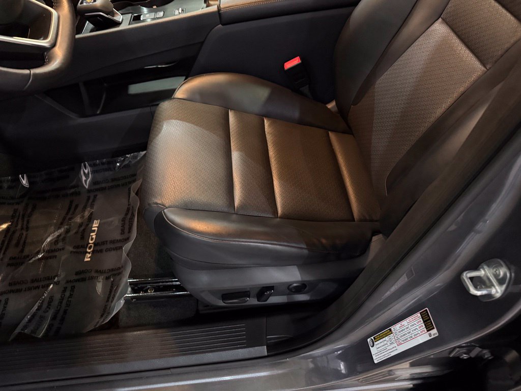 Certified 2023 Nissan Rogue SV w/ SV Premium B Package FWD image 9