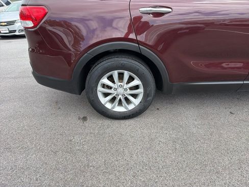 Used 2018 Kia Sorento AWD image 11