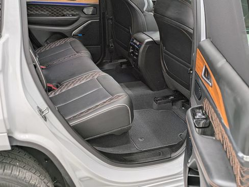 Used 2022 Jeep Grand Cherokee Summit AWD/4WD image 31