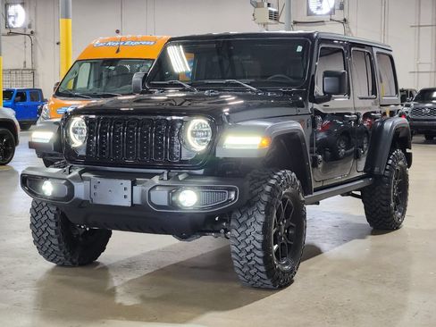 Used 2024 Jeep Wrangler Unlimited Sport AWD/4WD image 4
