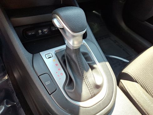 Used 2020 Kia Forte LXS FWD image 14