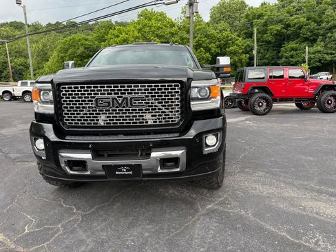 Used 2016 GMC Sierra 2500 Denali w/ Duramax Plus Package AWD/4WD image 7