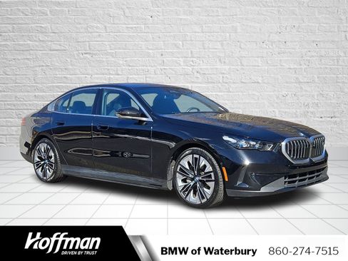Used 2024 BMW i5 eDrive40i w/ Premium Package image 1