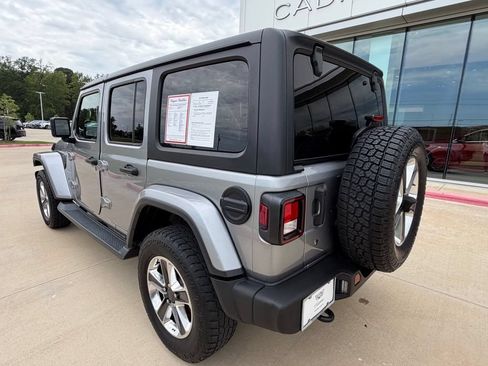 Used 2020 Jeep Wrangler Unlimited Sahara AWD/4WD image 3