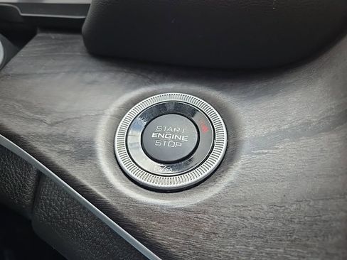 Certified 2023 Jeep Grand Cherokee L Limited w/ Black Appearance Package AWD/4WD image 24