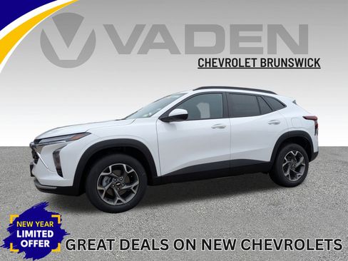 New 2025 Chevrolet Trax LT w/ Driver Confidence Package image 1