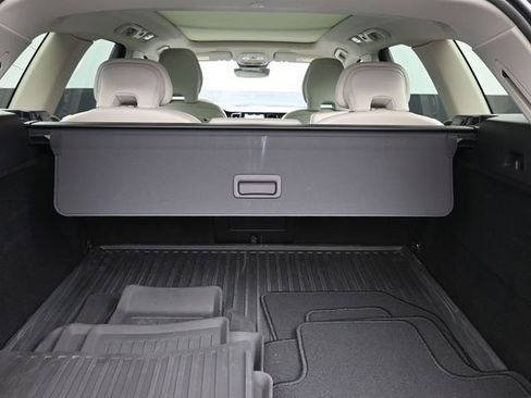 Used 2023 Volvo XC60 B5 Plus w/ Protection Package Premier image 30