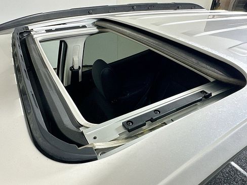 Used 2022 Ford EcoSport SE w/ SE Convenience Package image 14