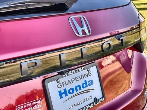 Used 2025 Honda Pilot Touring image 8