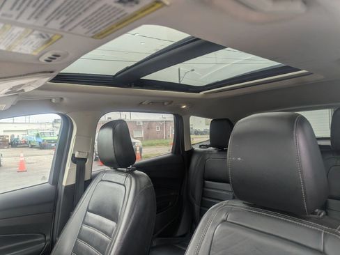 Used 2018 Ford Escape Titanium w/ Ford Safe & Smart Package AWD/4WD image 16