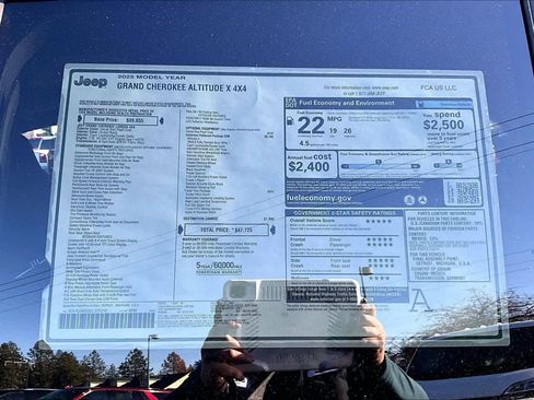New 2025 Jeep Grand Cherokee Altitude image 23