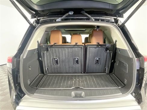 Used 2024 Nissan Pathfinder Platinum w/ Cargo Package image 29