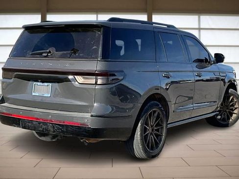 Used 2022 Lincoln Navigator Black Label image 2