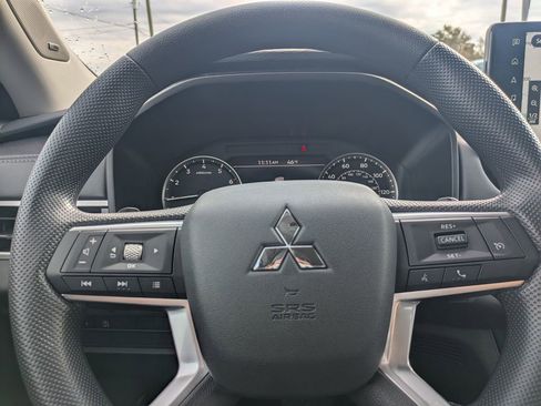 New 2026 Mitsubishi Outlander ES FWD image 26