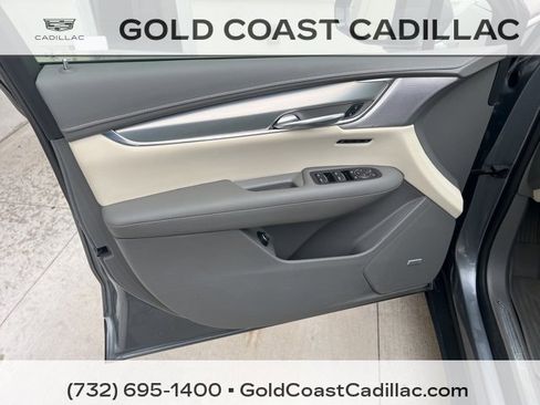 Used 2021 Cadillac XT5 Premium Luxury image 16