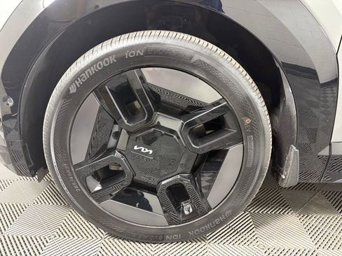 Used 2025 Kia EV9 GT-Line image 11