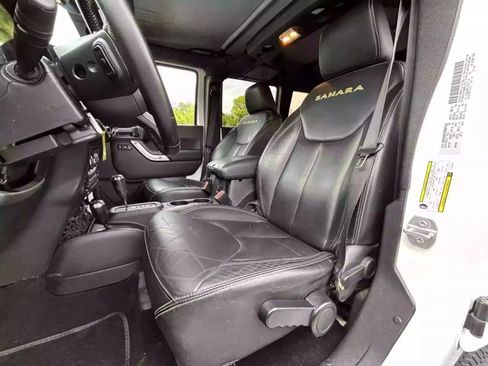 Used 2015 Jeep Wrangler Unlimited Sahara w/ Connectivity Group AWD/4WD image 25