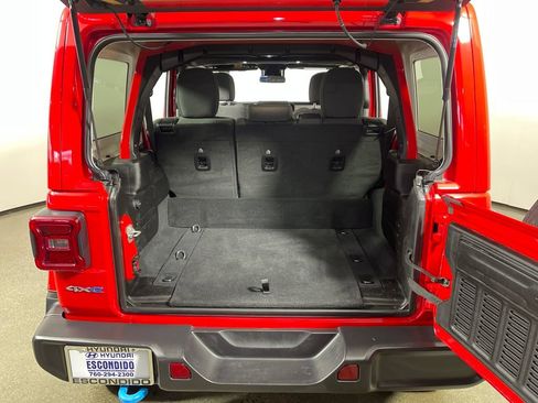 Used 2024 Jeep Wrangler Unlimited Sahara image 11