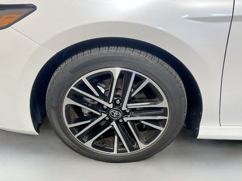 Used 2025 Toyota Camry XLE FWD image 12