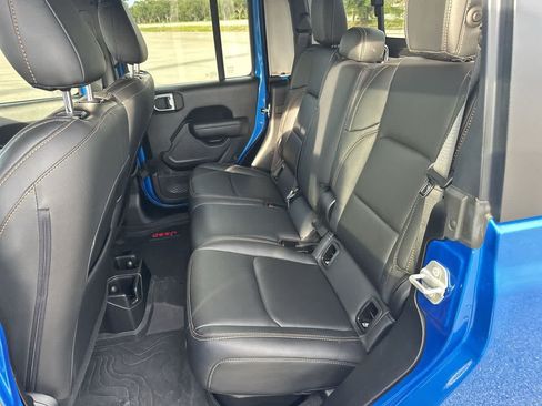 Used 2024 Jeep Gladiator Sport AWD/4WD image 21