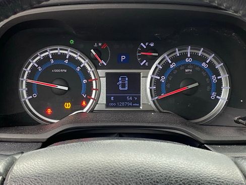 Used 2018 Toyota 4Runner TRD Off-Road AWD/4WD image 13